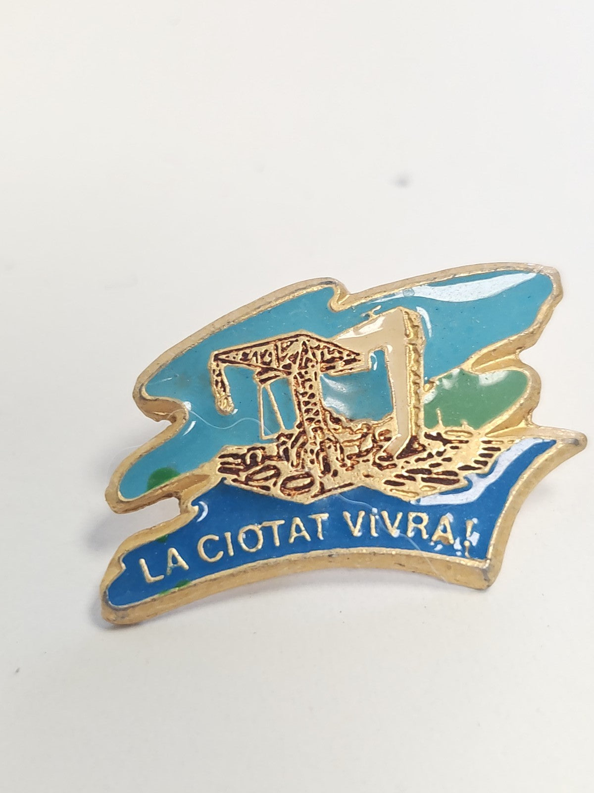 Pin's rétro ancien La Ciotat ? badge collection vintage, souvenir Côte d?Azur