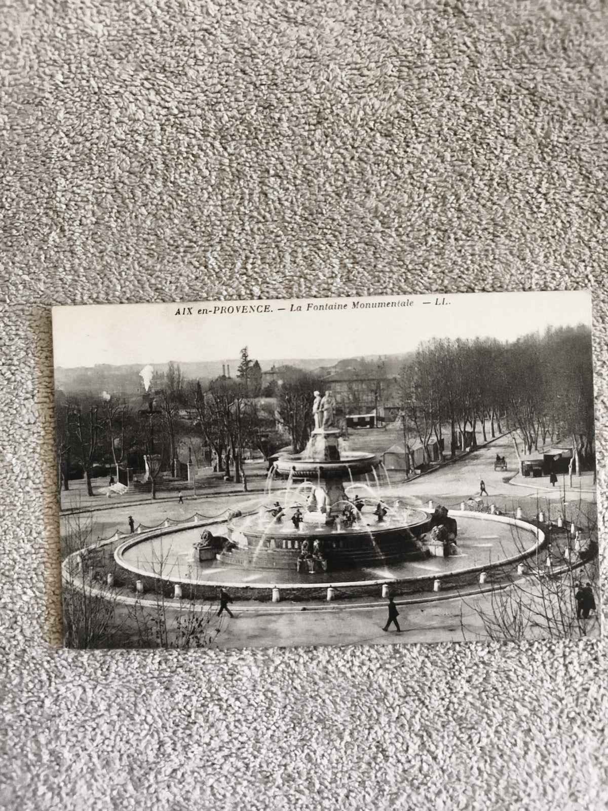 Carte postale CPA Aix-en-Provence Fontaine Monumentale LL noir et blanc