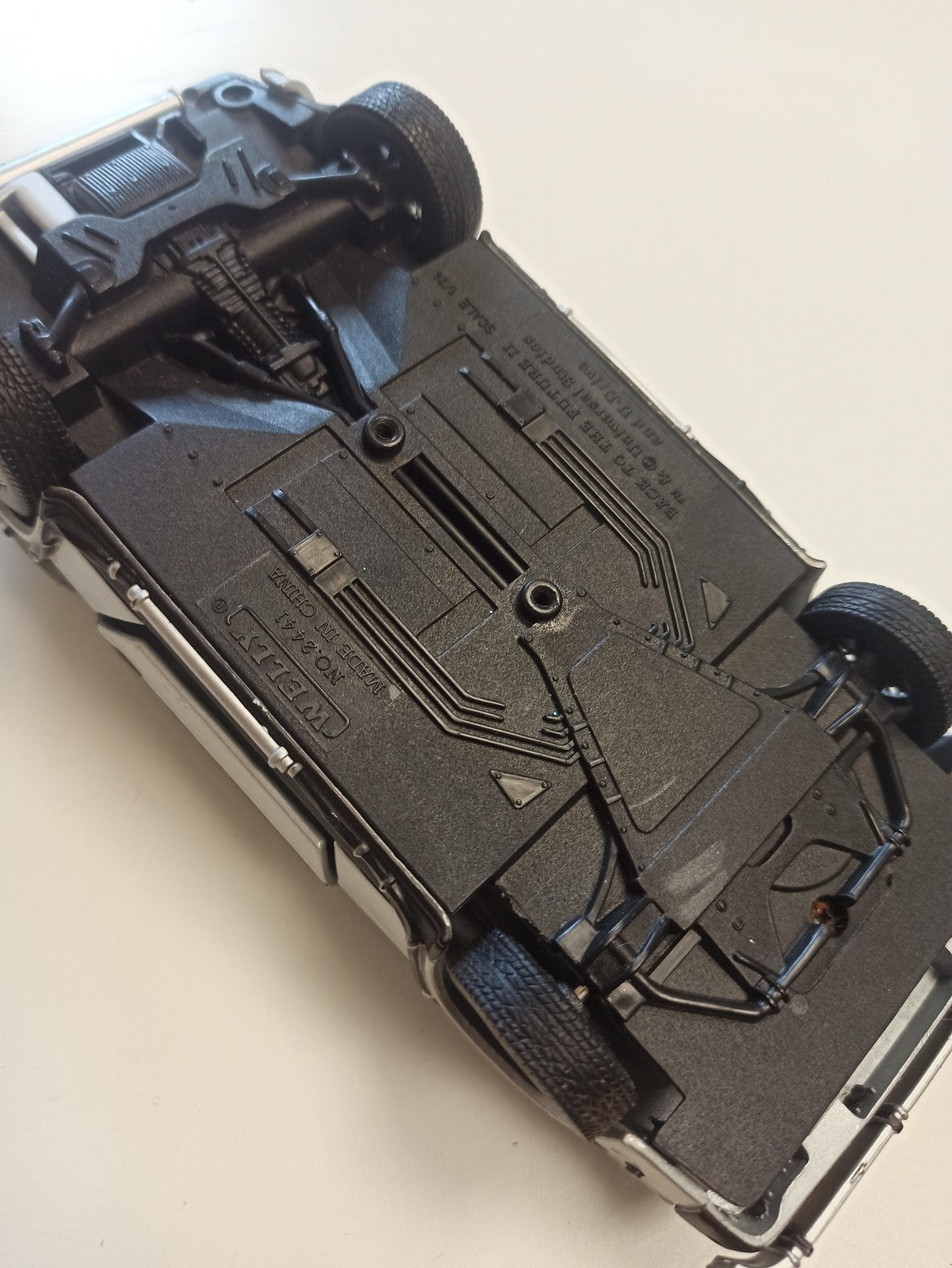 Voiture miniature DeLorean Welly rétro argentée Back to the Future II