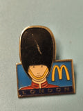 Pin's vintage McDonald's London garde royale émaillé collection (Ref 18)