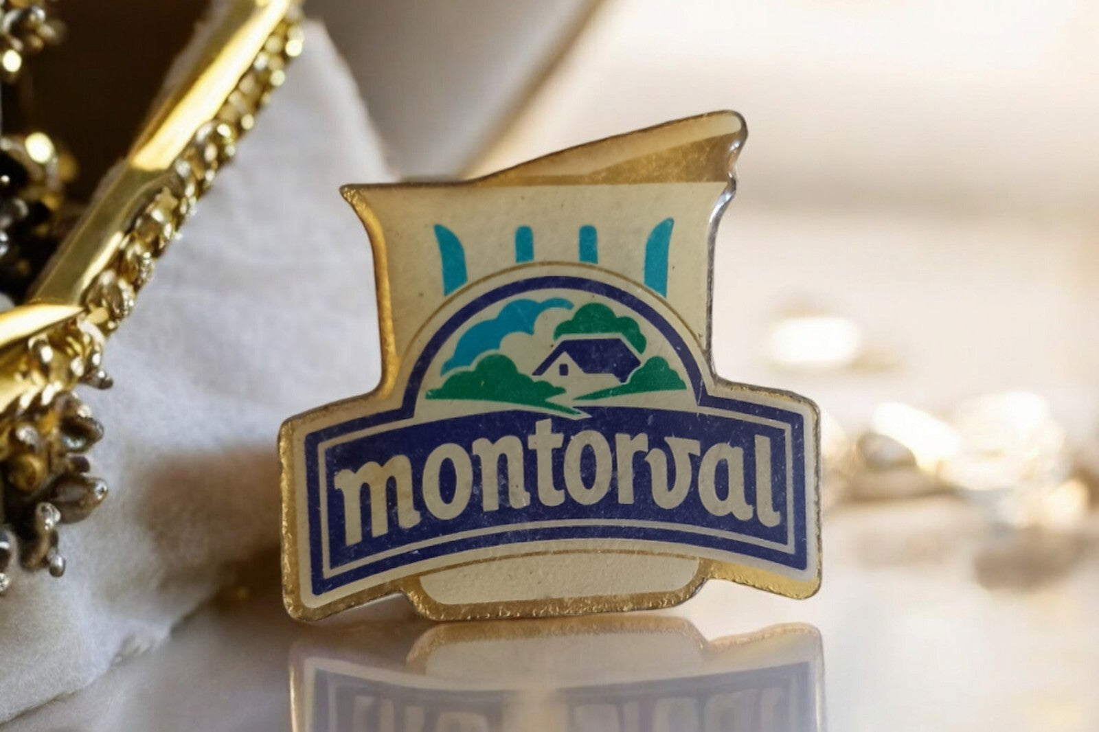 Pin's publicitaire Montorval vintage émaillé édition limitée rare