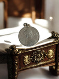 Pendentif médaille religieuse Vierge Marie métal doré profil catholique