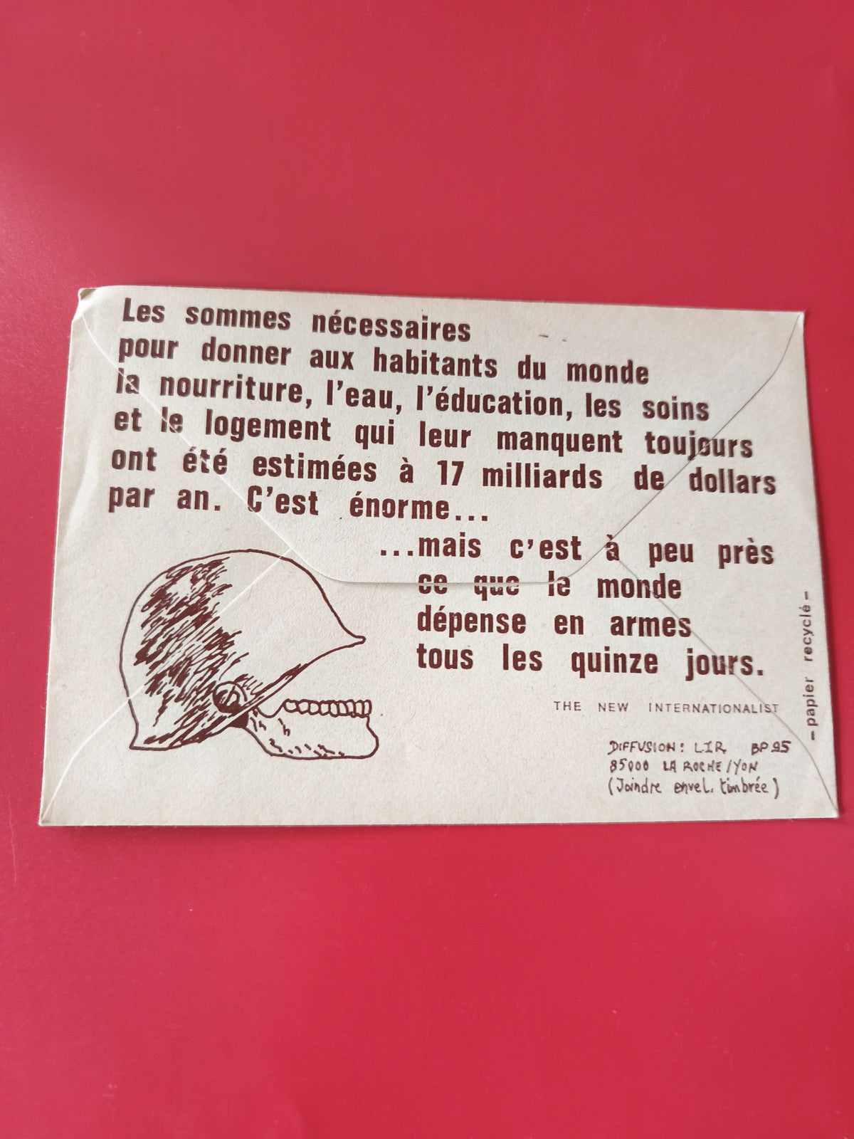 Enveloppe philatélie message pacifiste illustration casque crâne papier recyclé