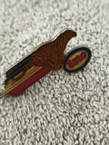 Pin's vintage Esso guépard émaillé logo ancien publicitaire (Ref 6)