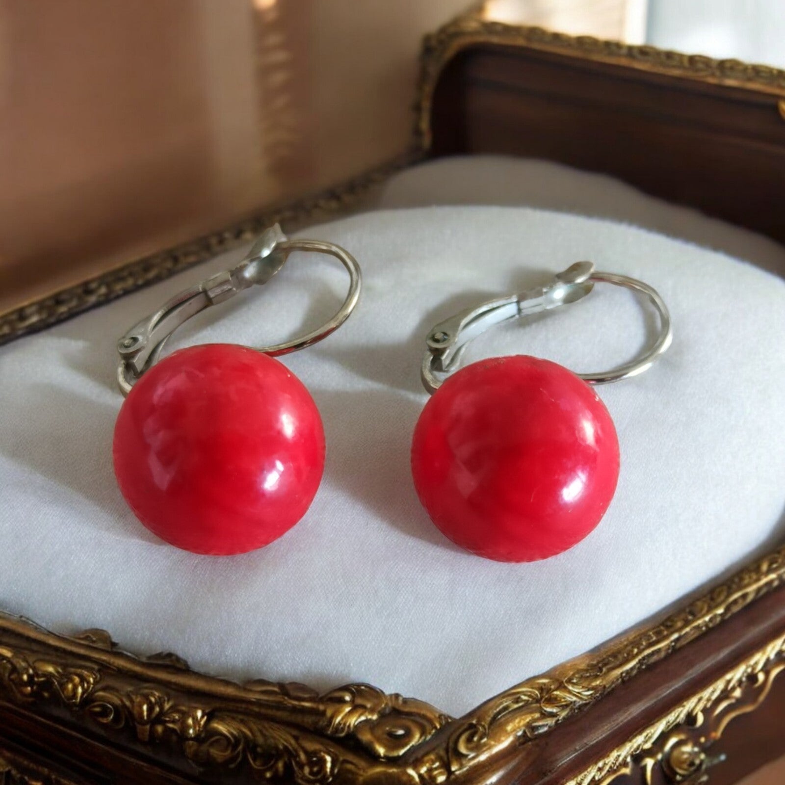 Boucles d’oreilles vintage boule rouge années 80 rétro chic clip métal