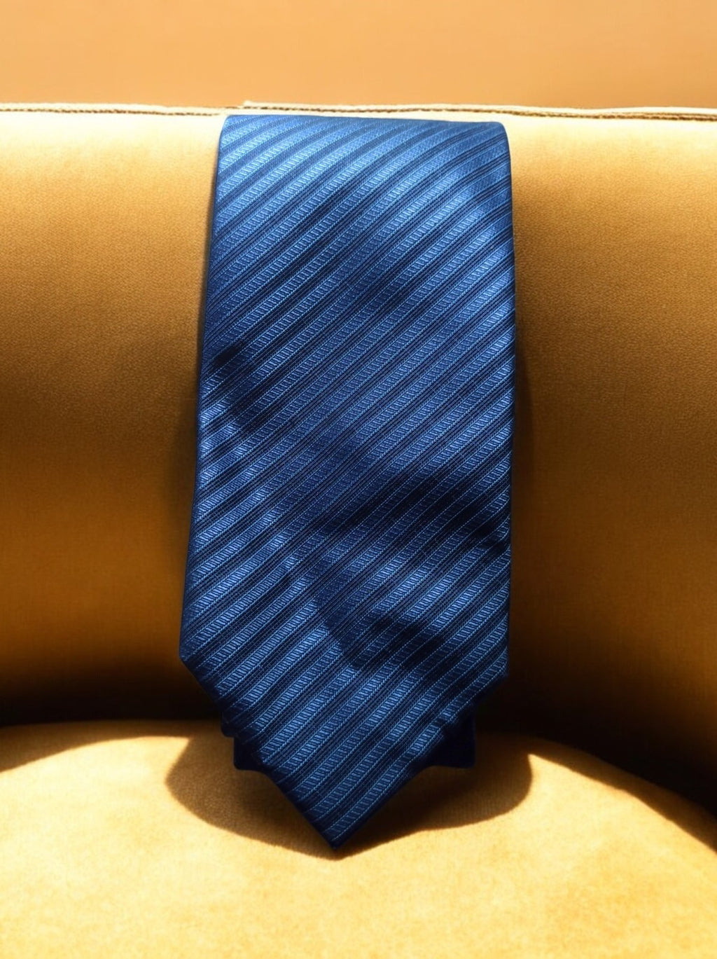 Cravate vintage en soie bleu motif rayé élégant, marque Soie