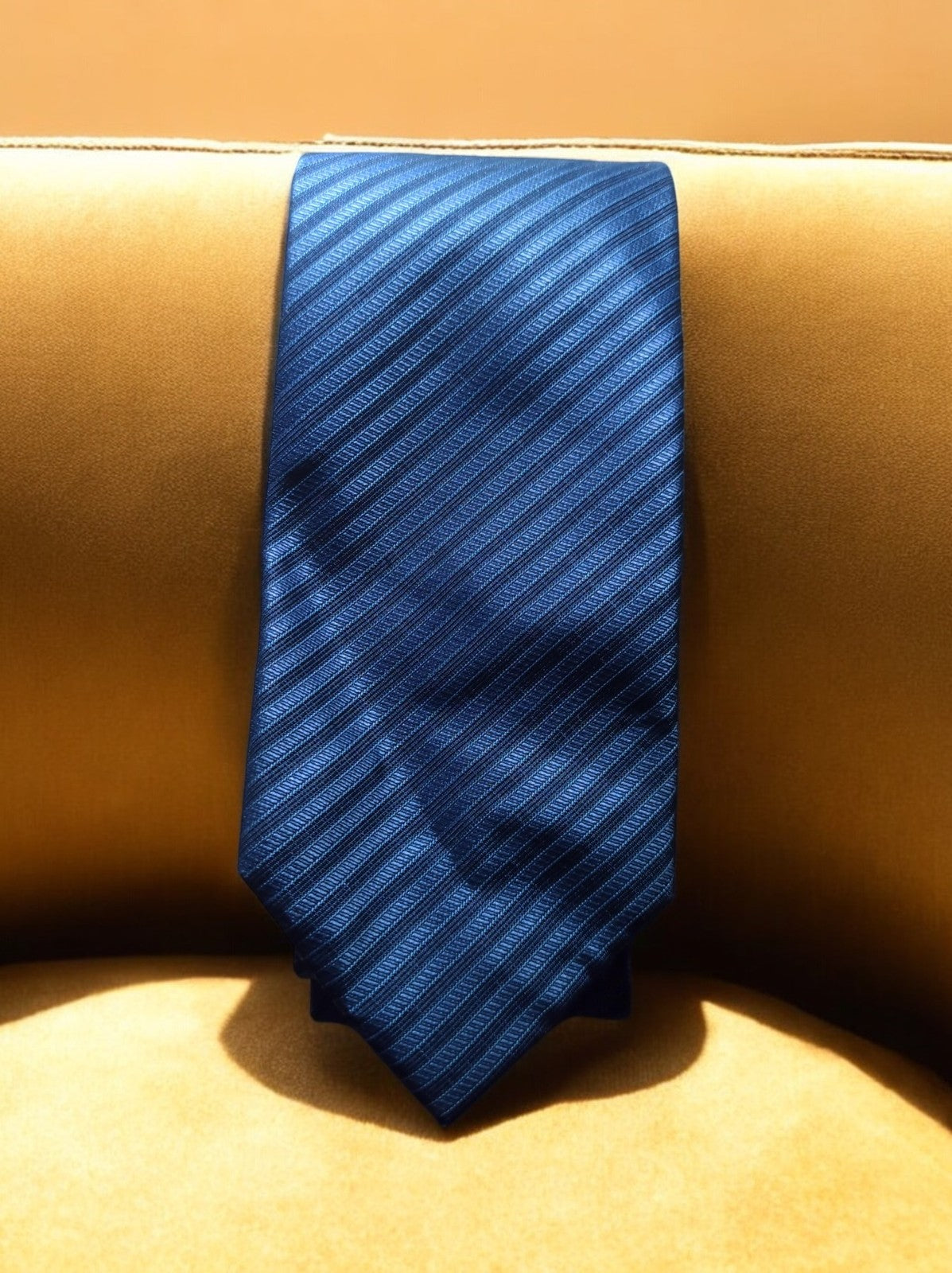 Cravate vintage en soie bleu motif rayé élégant, marque Soie
