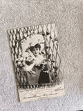Carte postale ancienne Bonne Fête femme bouquet CPA phototypie début XXe