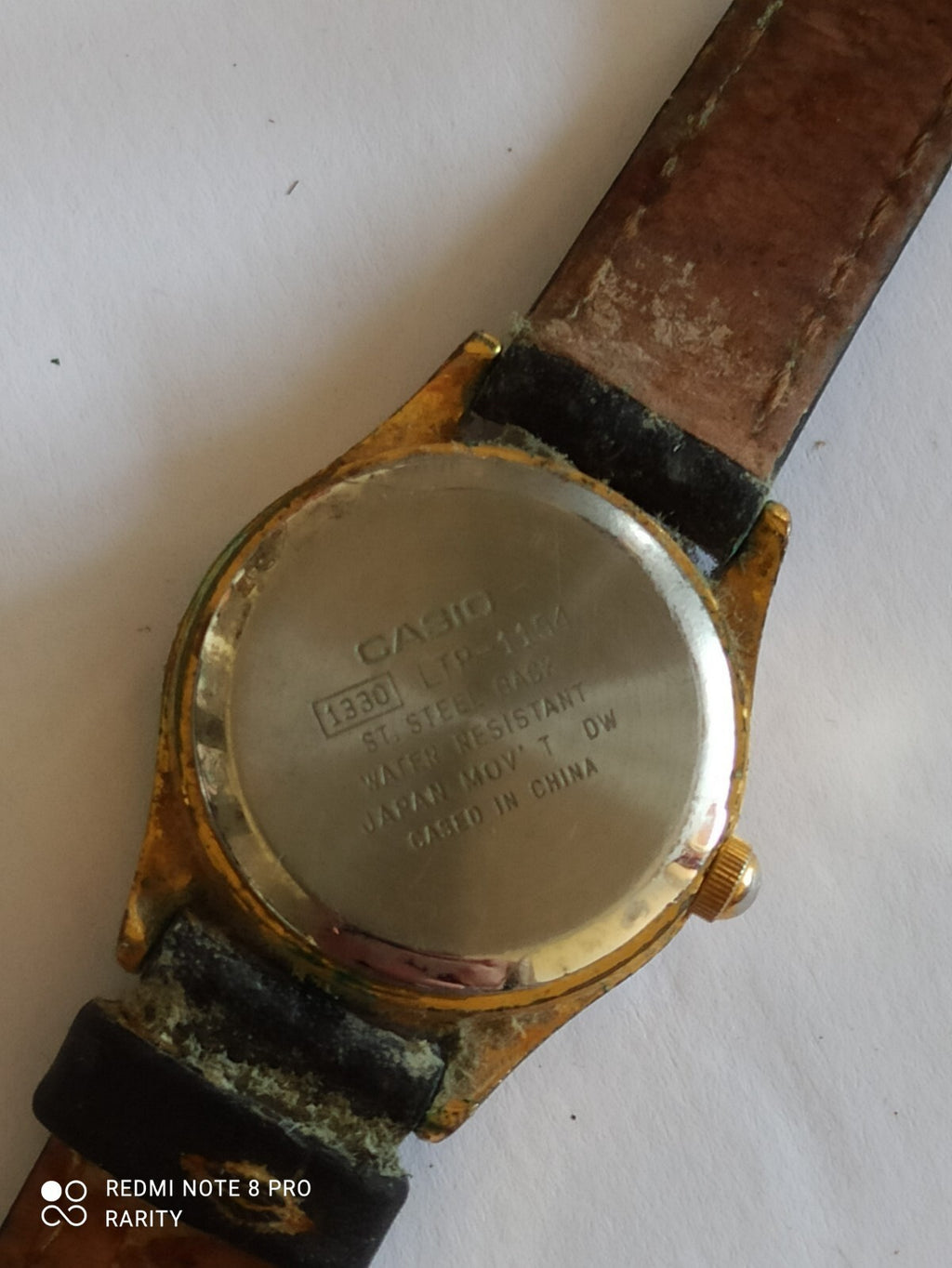 Montre Casio vintage quartz Japan 1330 dorée, à vérifier, bracelet usé