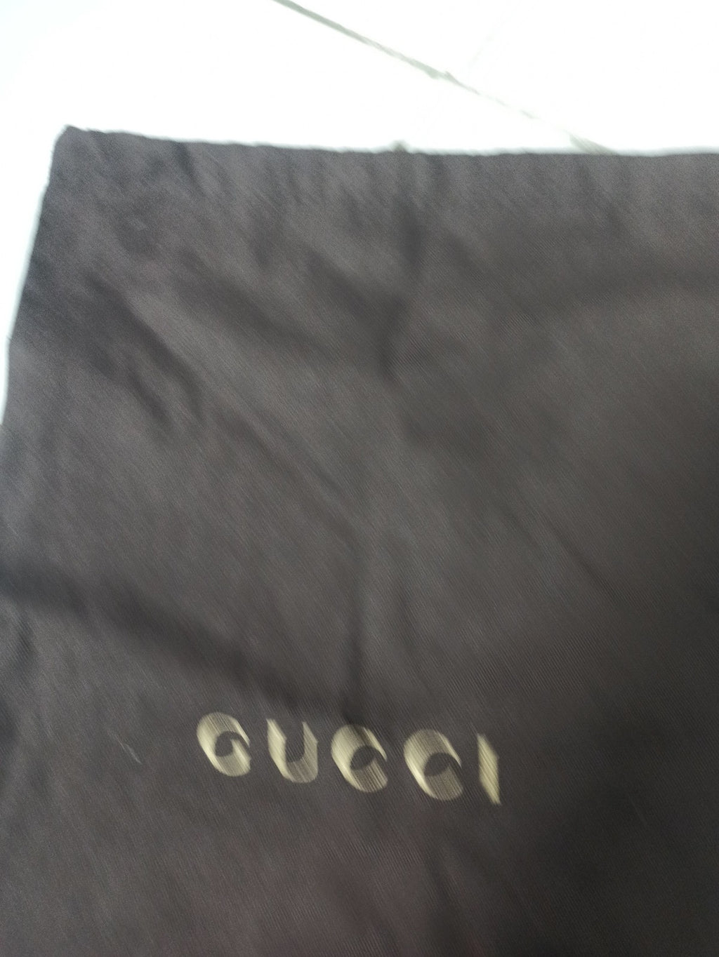 Petit sac publicitaire Gucci authentique, accessoire promotionnel de la marque