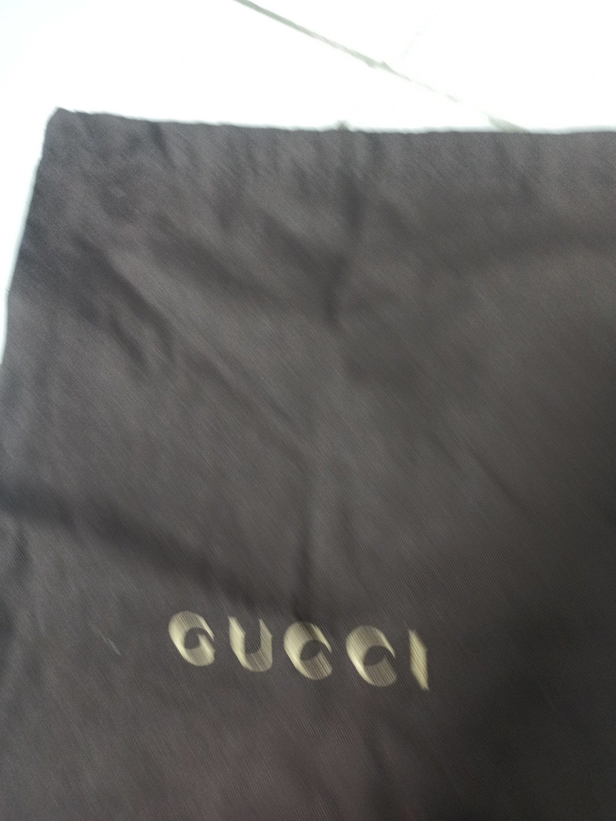 Petit sac publicitaire Gucci authentique, accessoire promotionnel de la marque