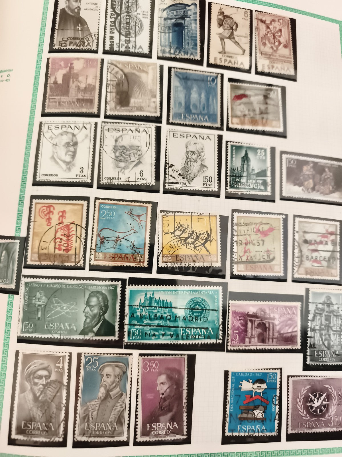 Lot timbres Espagne anciens oblitérés thématiques personnages monuments philatél