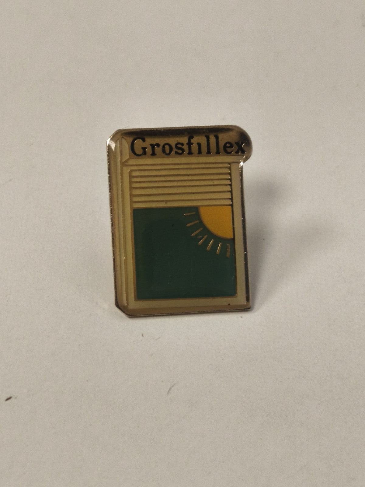 Pin's publicitaire ancien rétro Grosfillex, badge collection vintage années 80-9