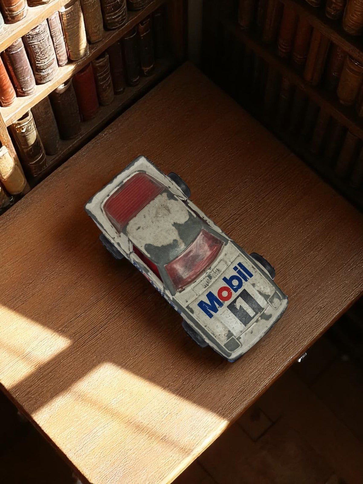 Voiture Majorette Mobil 1 vintage ancienne, miniature de course état usé