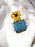 Voiture miniature vintage métal bleu jaune jouet ancien rétro d'occasion