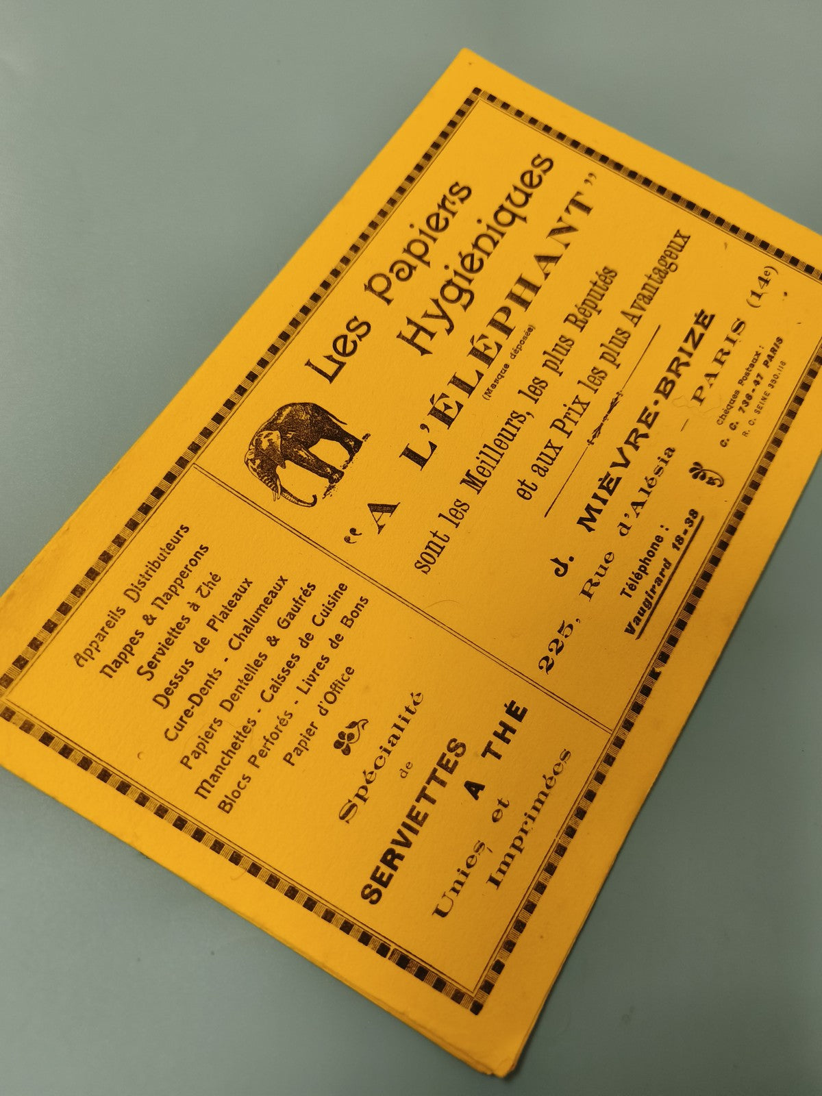 Publicité vintage Les Papiers Hygiéniques à l?Éléphant jaune, Paris rétro