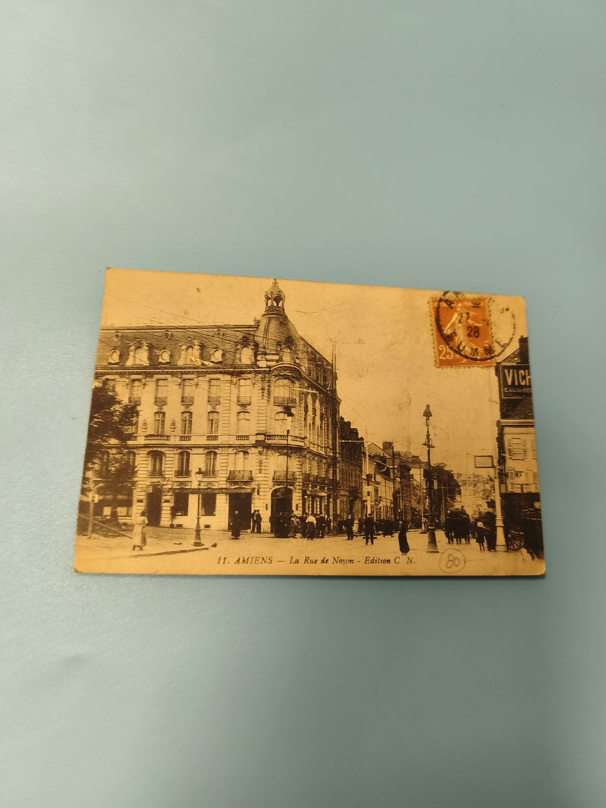 Ancienne carte postale animée Amiens Rue de Noyon timbre visible vintage