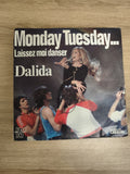 Vinyle 45T Dalida Monday Tuesday Laissez moi danser pochette photo couleur (Ref