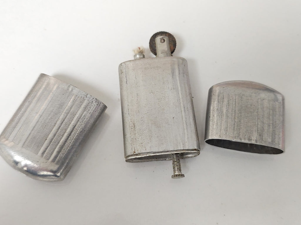 Ancien briquet militaire vintage, objet de collection rétro pour amateur d?histo