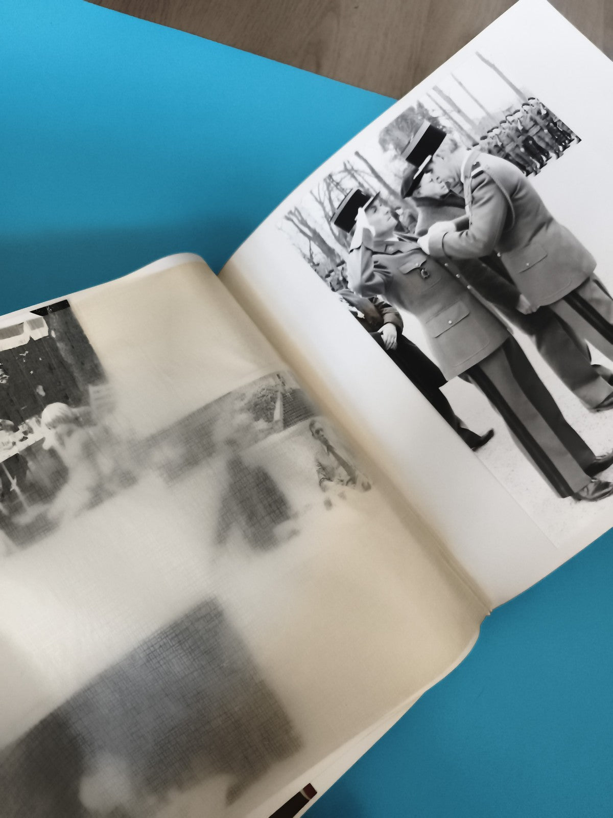 Album photos militaires ancien, classeur photographies soldats, noir & blanc vin