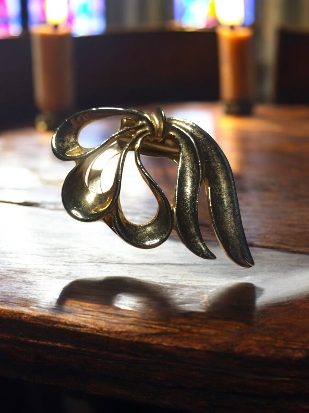 Broche vintage plaquée or forme abstraite élégante rétro années 70