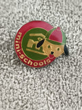 Pin's vintage mini-schools chien casquette rouge vert émaillé badge (Ref 9)