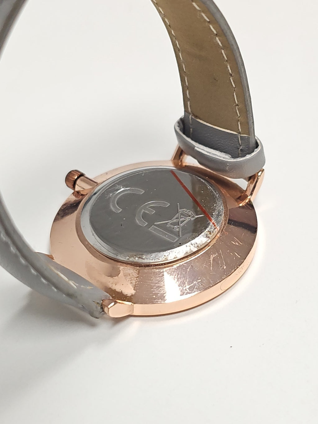 Élégante montre pour femme, accessoire mode, style classique, fonctionne, occasi