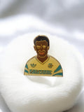 Pin's vintage joueur OM Panasonic Adidas badge ancien Olympique Marseille footba