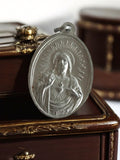 Pendentif religieux ancien Jésus Sacré Cœur dorure sur métal France vintage