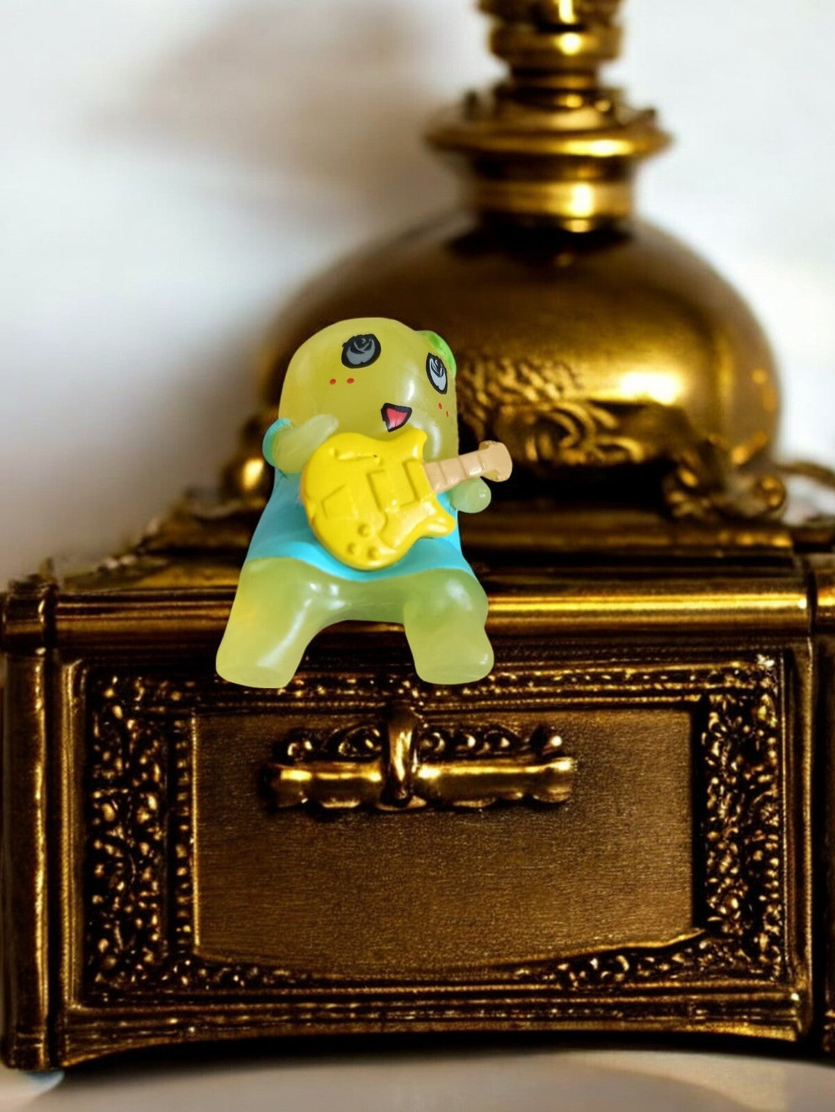 Figurine Gashapon Funassy Japon Commémoratif Rare ? Mascotte Jaune Guitare