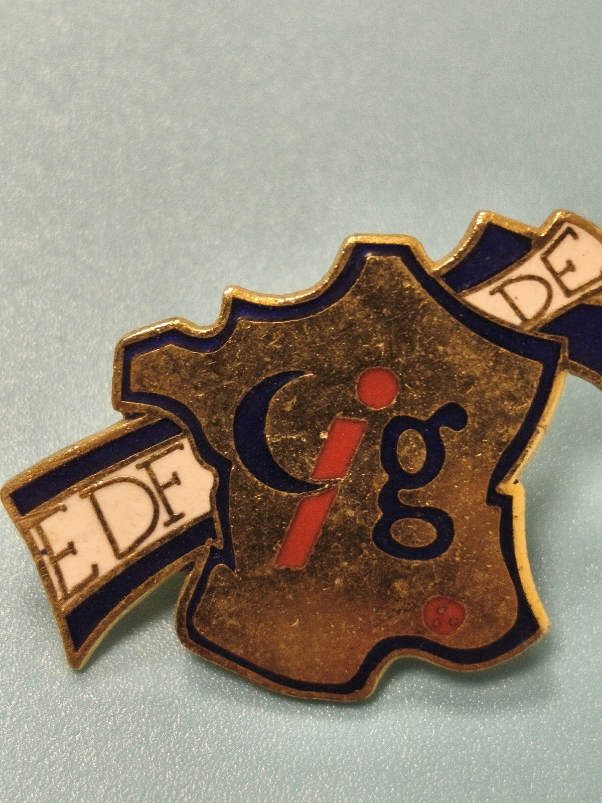 Pin's vintage EDF Cig, forme carte de France, émaillé ancien, collection