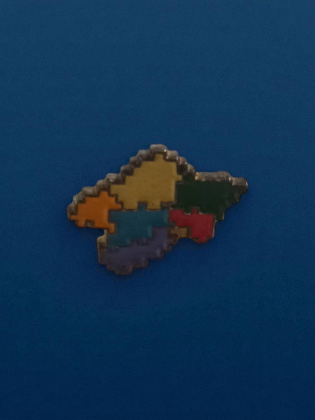 Pin's ancien Région PACA puzzle couleurs vintage badge publicitaire rétro