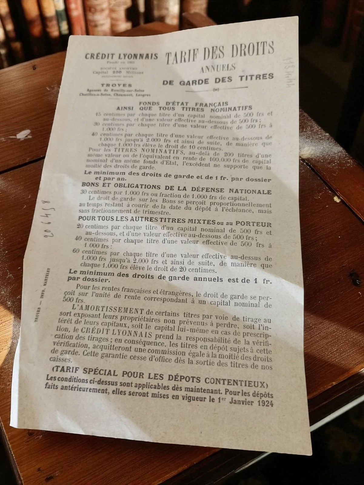 Livret ancien Crédit Lyonnais tarif garde titres 1924 banque vintage papier