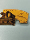 Vintage pin's 20th Century Fox 75th Anniversary jaune noir collection cinéma
