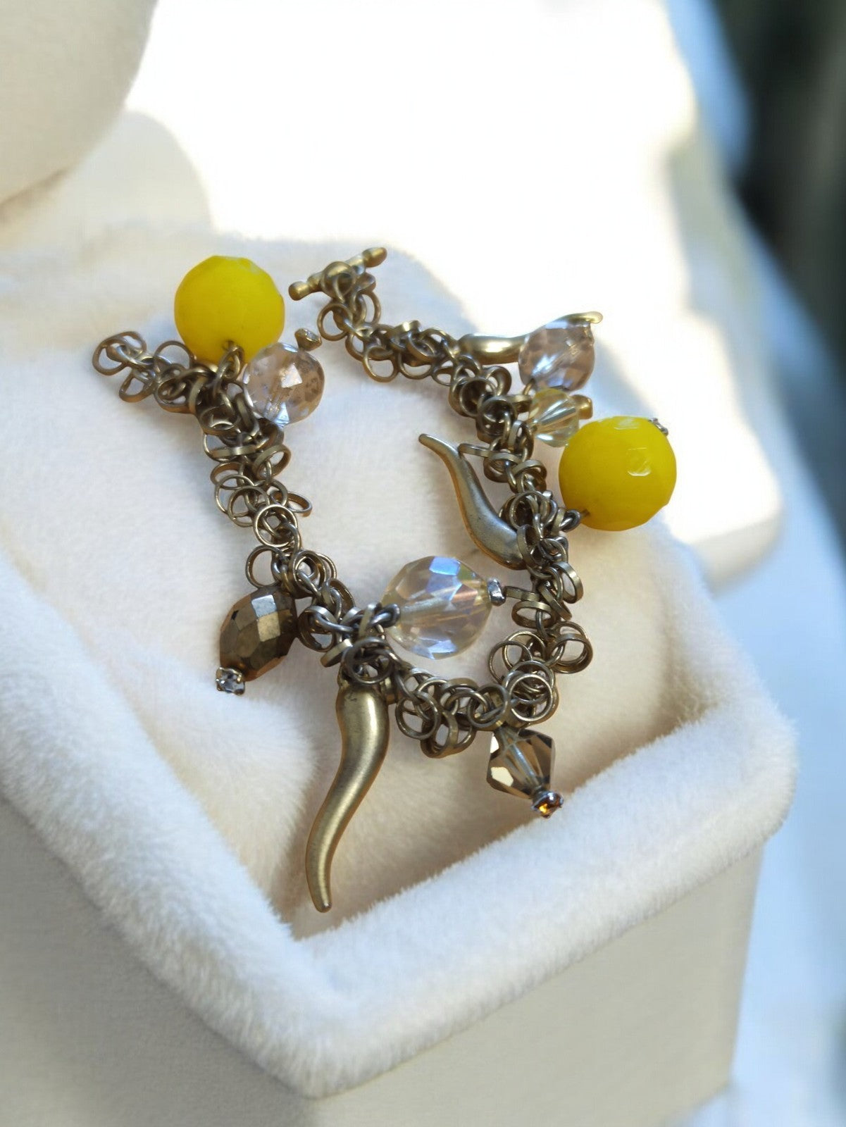 Bracelet fantaisie rétro, pampilles jaune et cristal, bijou vintage original