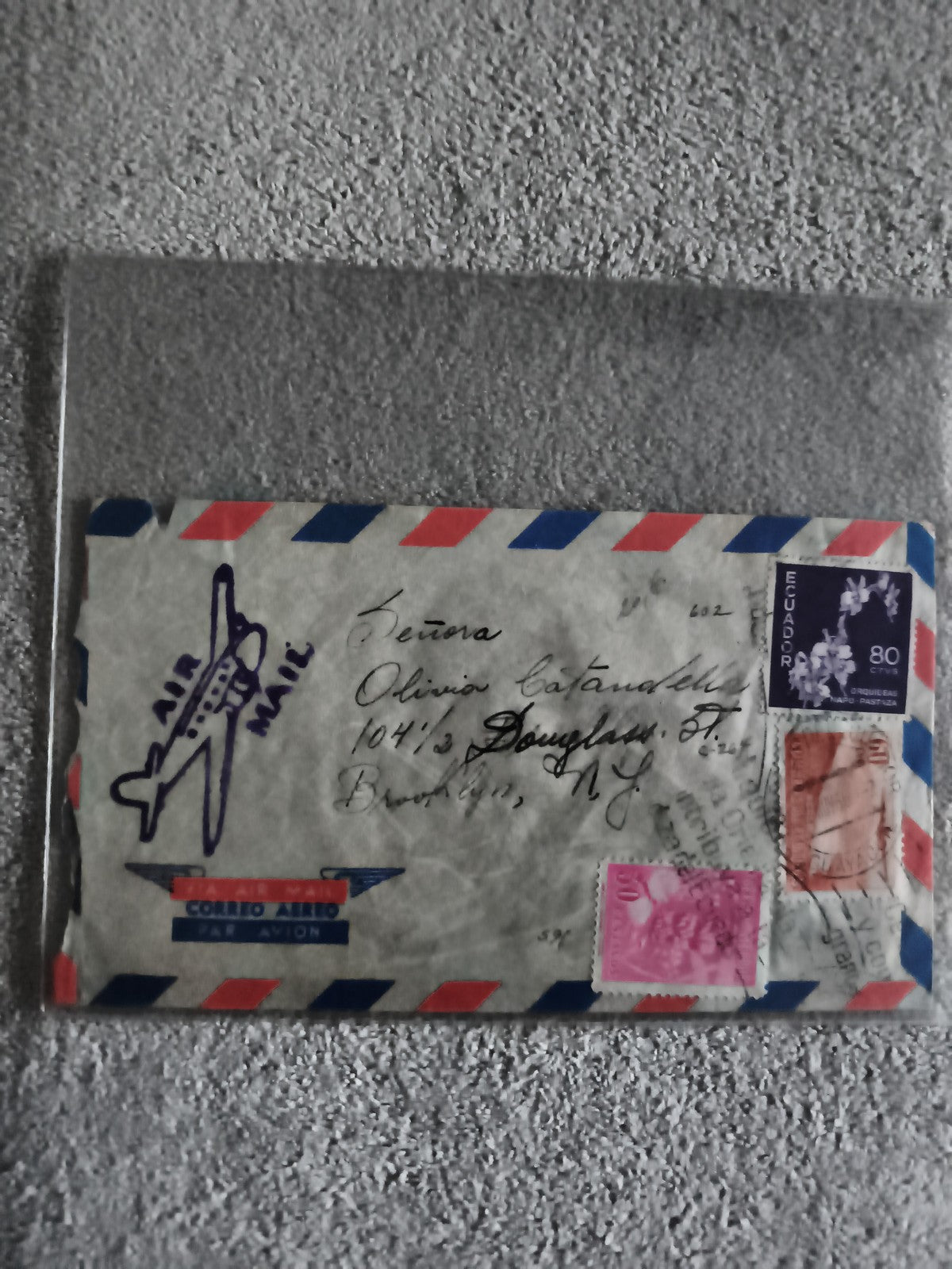 Lettre avion affranchie timbres Équateur USA Air Mail décor avion philatélie (Re