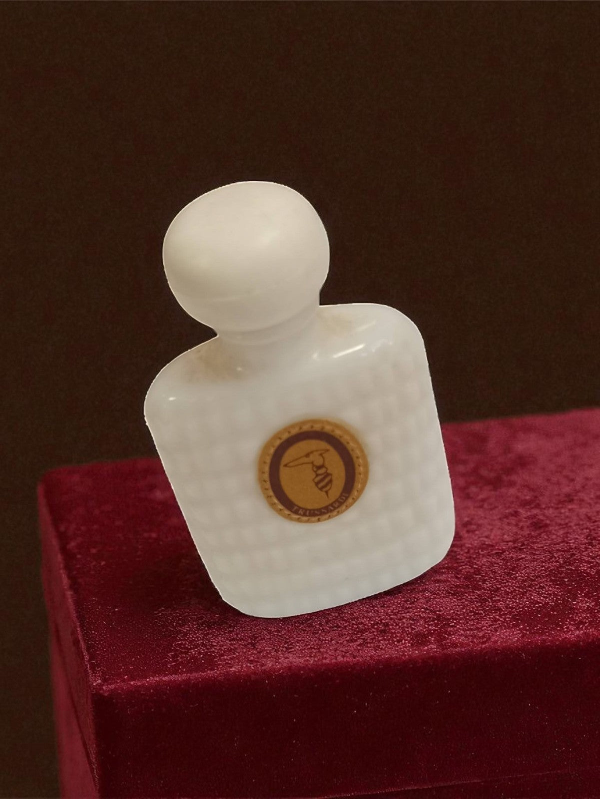 Flacon miniature parfum vintage blanc relief rétro déco ancien rare