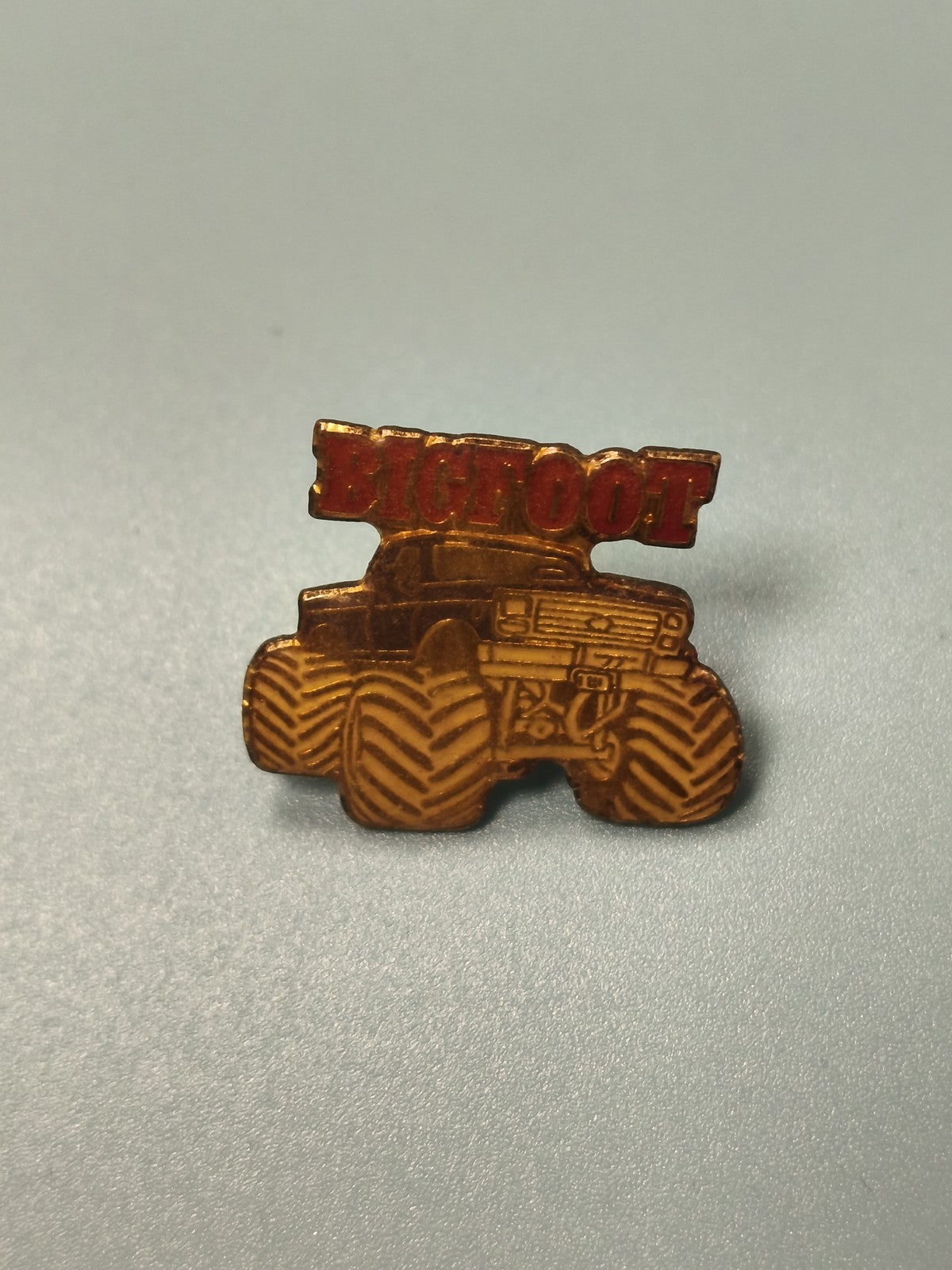 Vintage pin's Bigfoot monster truck marron, collection années 80-90 rare