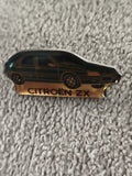 Pin's Citroën ZX vintage auto doré, badge ancien voiture (Ref 10)