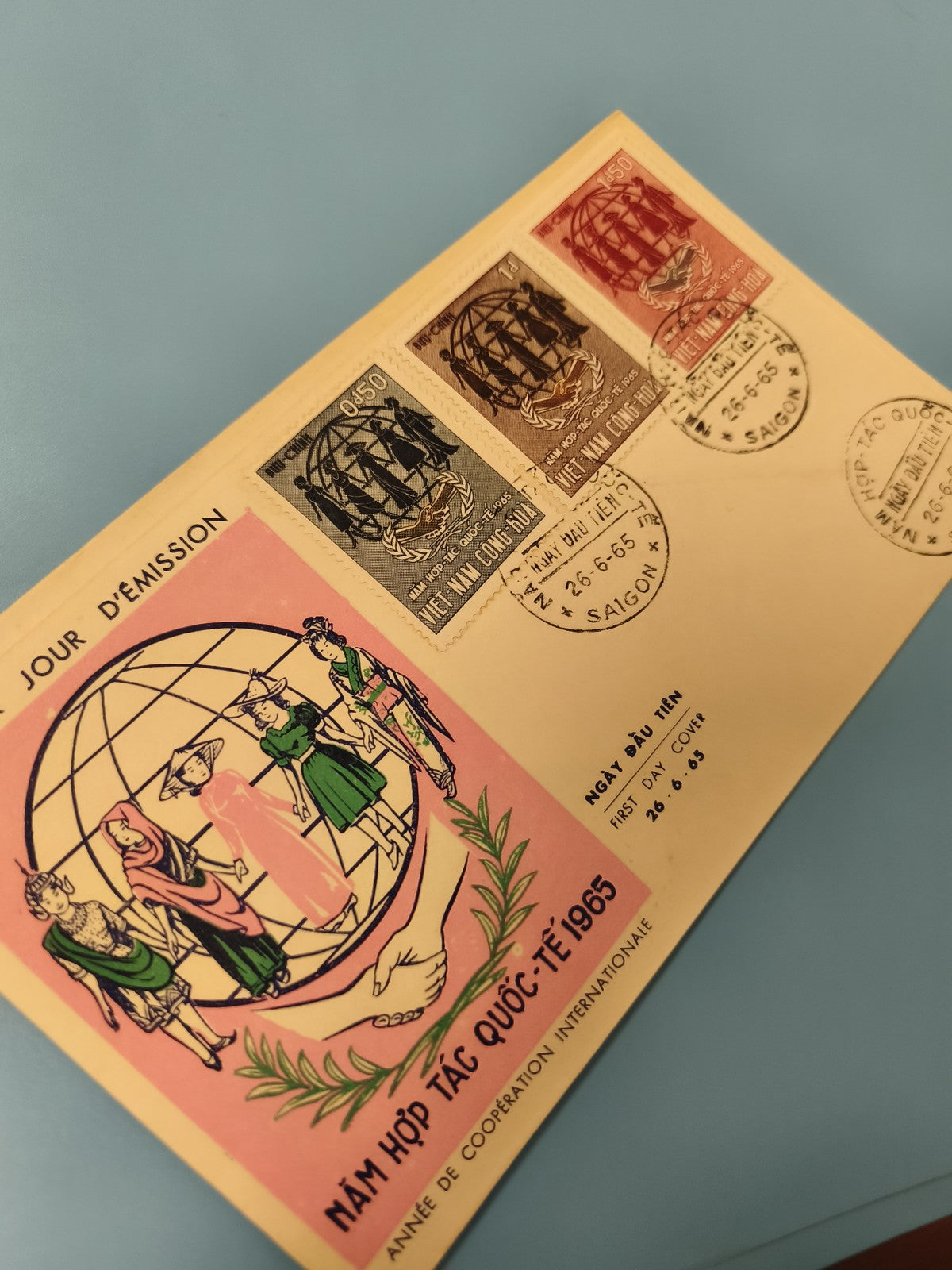 Ancienne enveloppe FDC Vietnam 1965 timbres Année Coopération Internationale