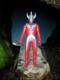 Figurine Ultraman Bandai Ultra Hero Series 06 PVC rouge et argent 18cm occasion