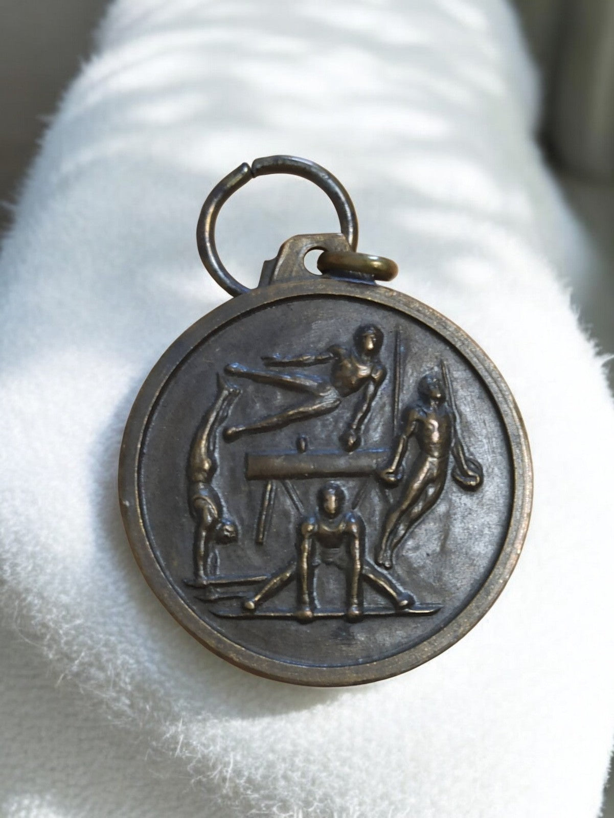 Médaille ancienne gymnastique homme vintage sport rétro, bronze patiné