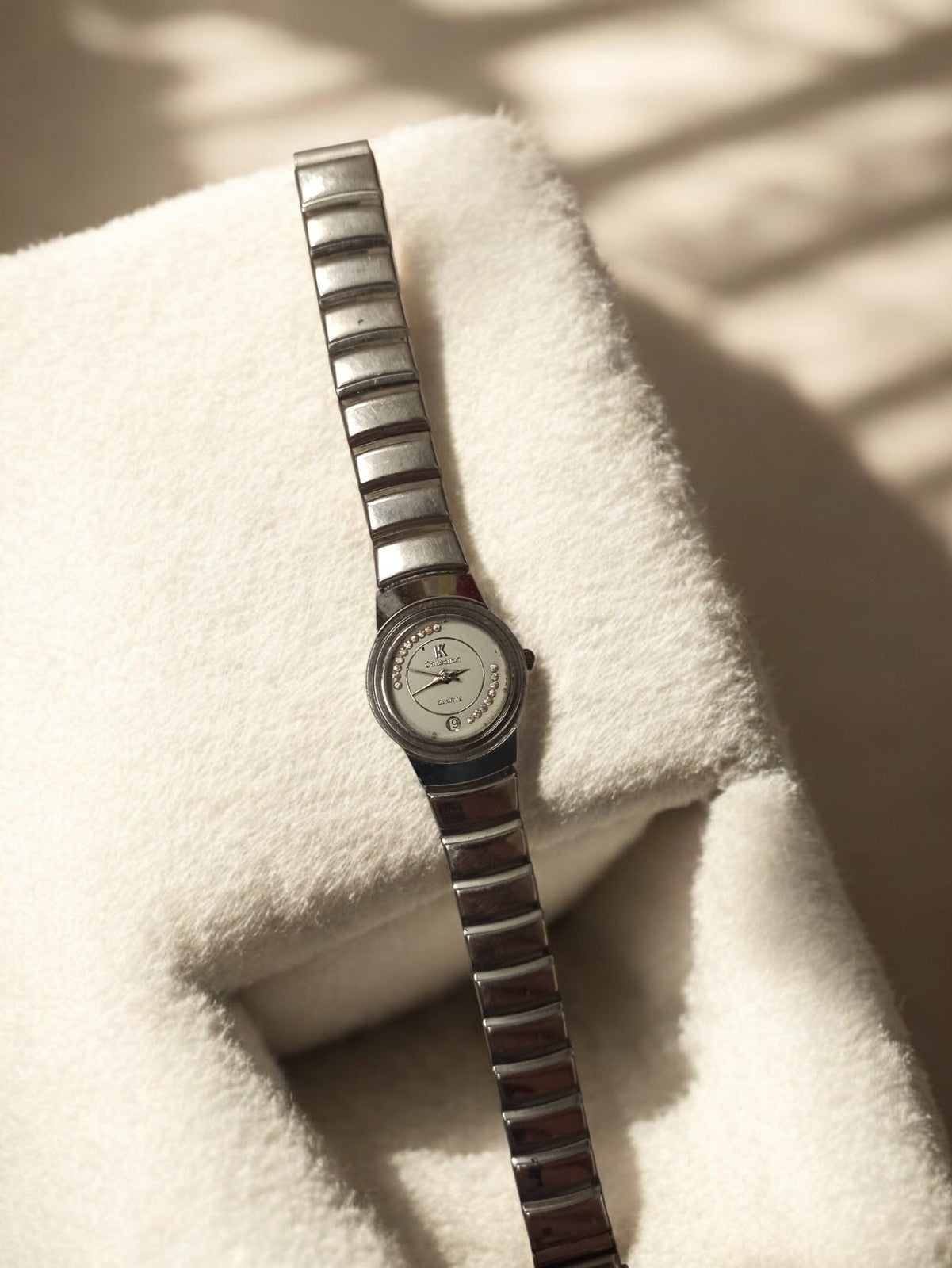 Montre femme IK Collection vintage rétro à restaurer bracelet métal
