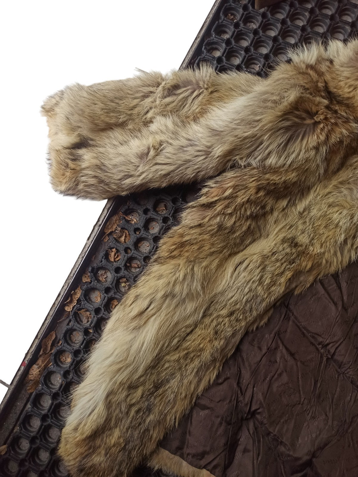 Manteau vintage en fourrure véritable brun ancien rétro, doublure satinée
