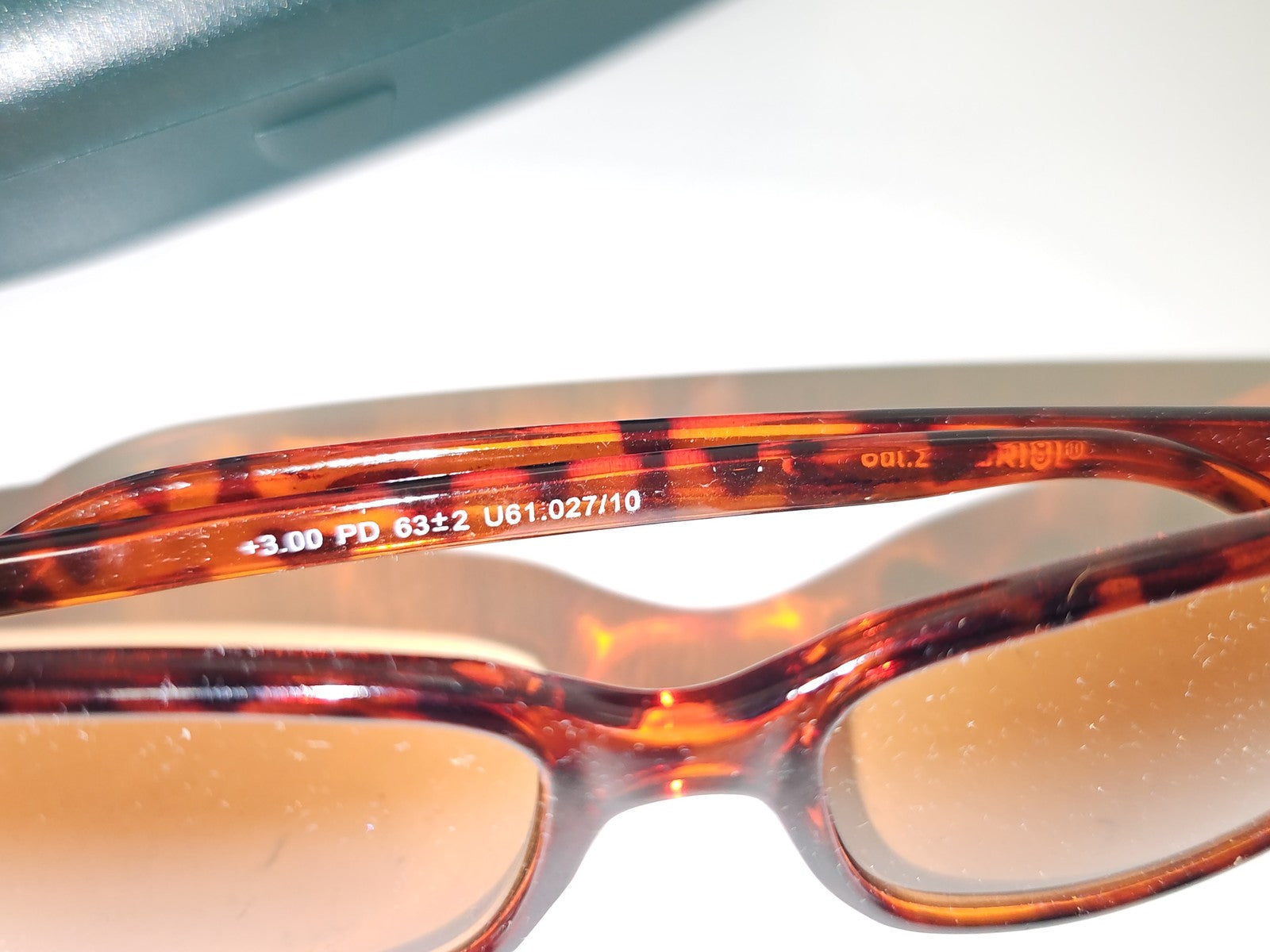 Paire de lunettes de vue Auriol bakélite monture optique rétro élégante
