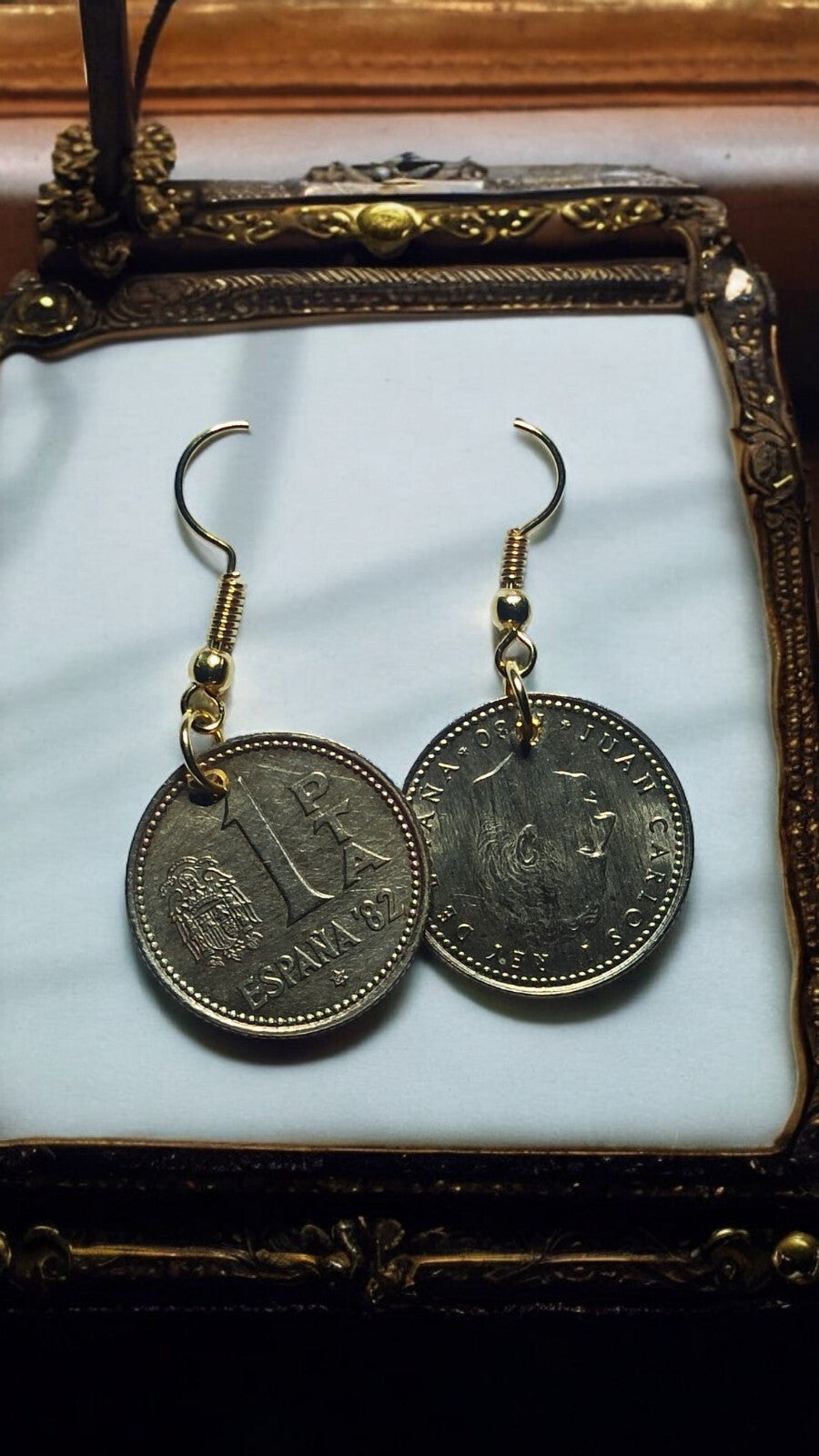 Boucles d?oreilles vintage pièces Espagne 82 style rétro pendantes