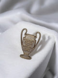 Pin's trophée Coupe des Clubs Champions OM vintage badge ancien football