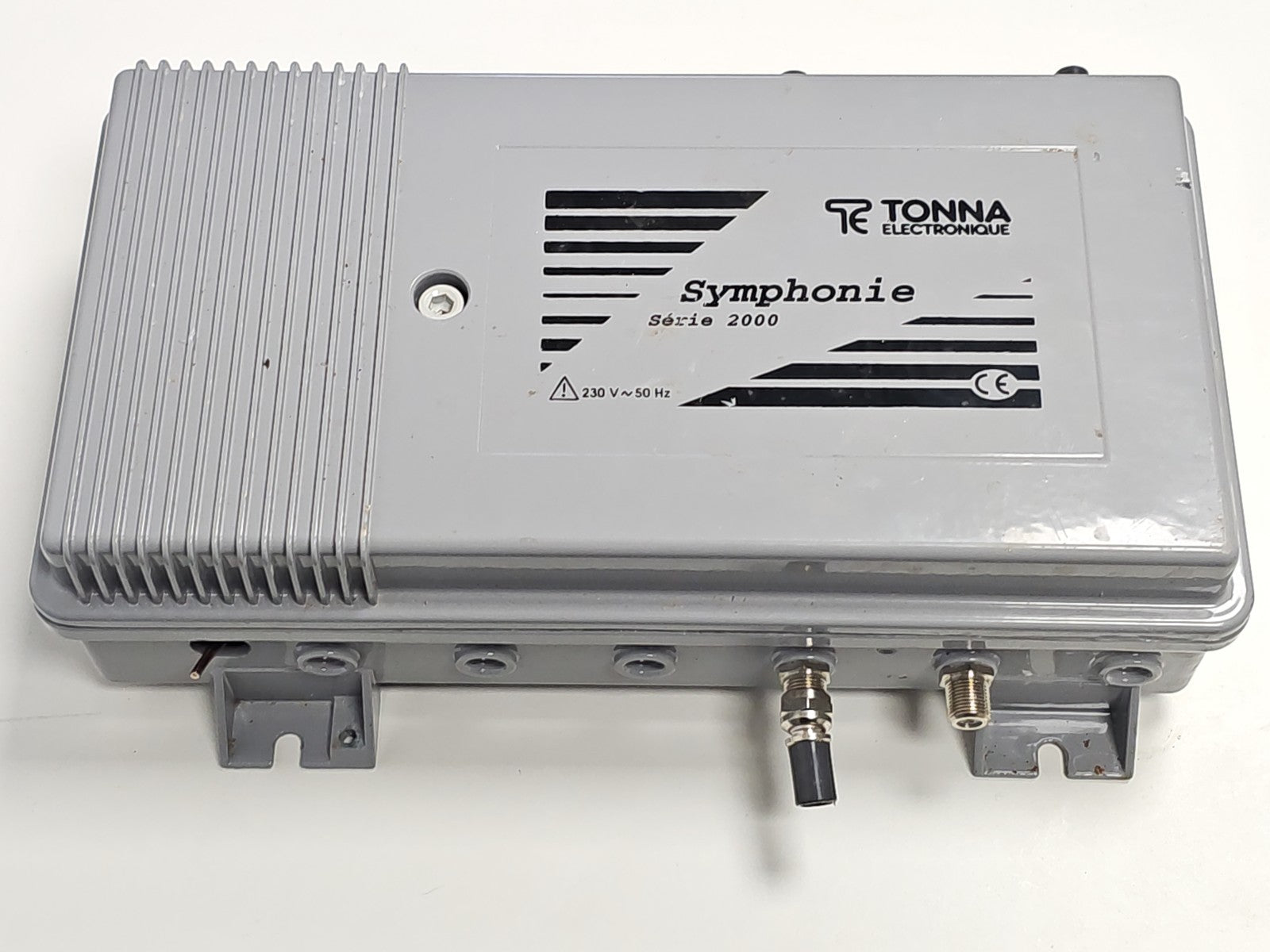 Amplificateur TV Tonna Symphonie pour antenne collective immeuble signal TNT