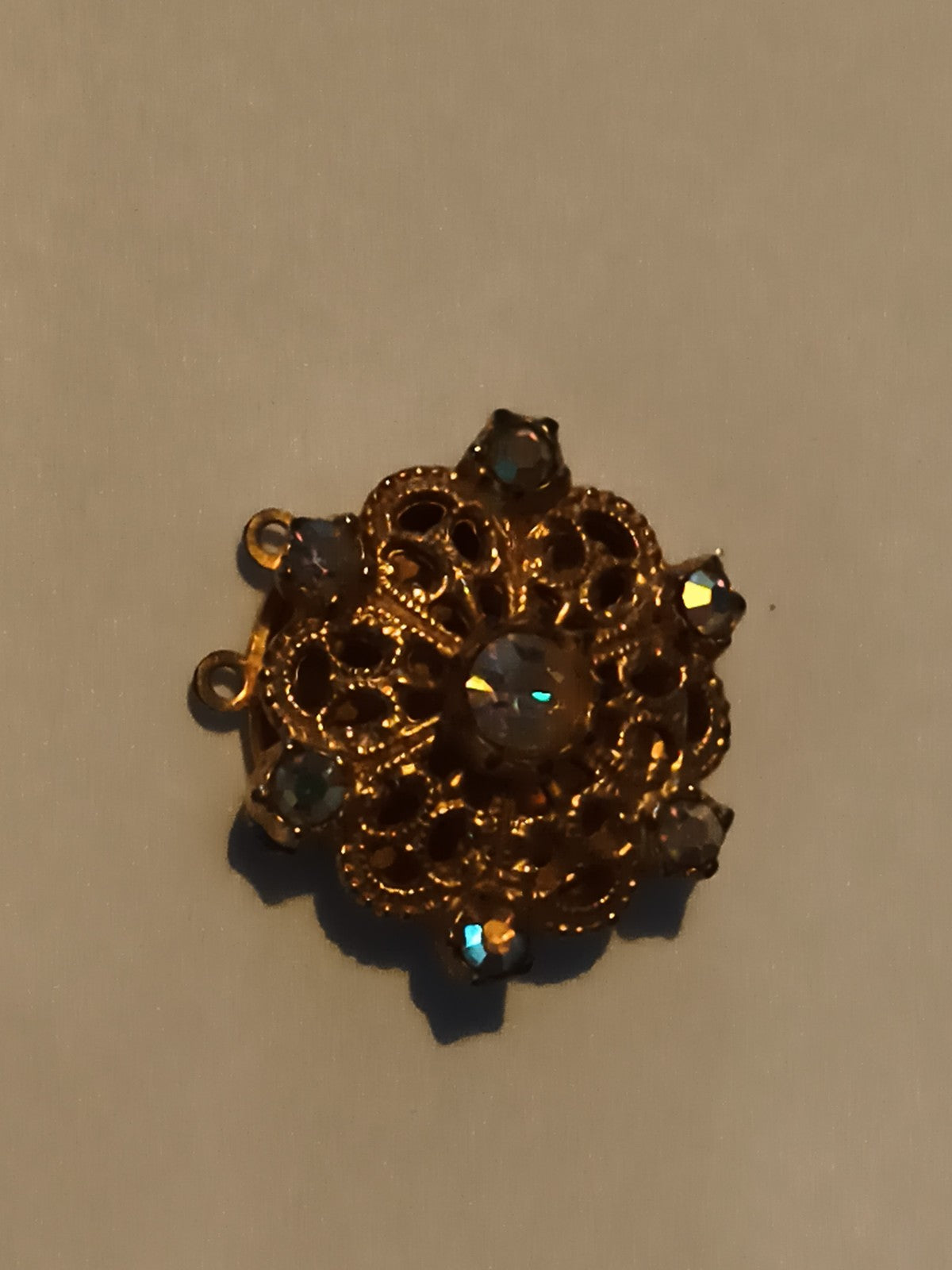 Pendentif ancien doré filigrané, strass cristal, bijou vintage rétro