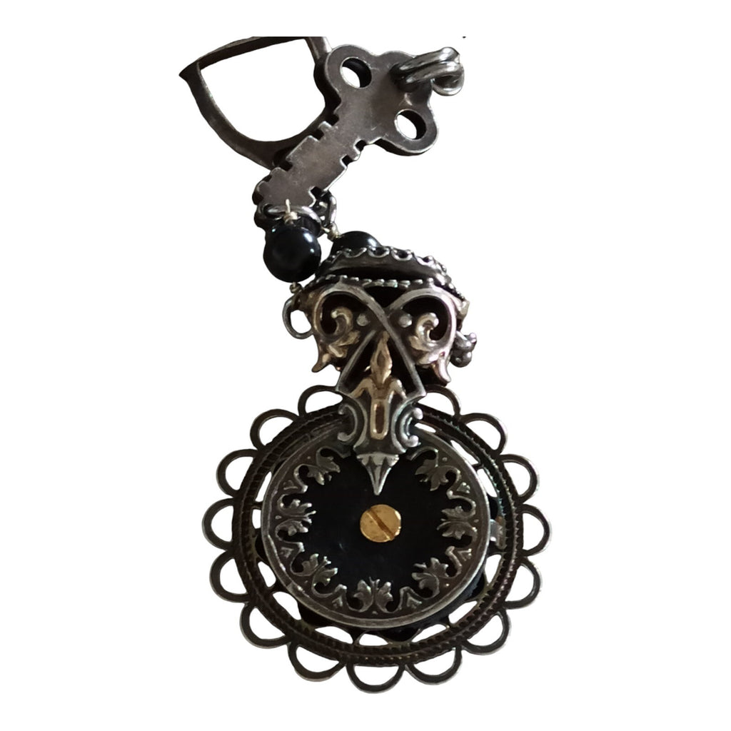 Collier steampunk rétro industriel signé, pendentif engrenages clé, design uniqu